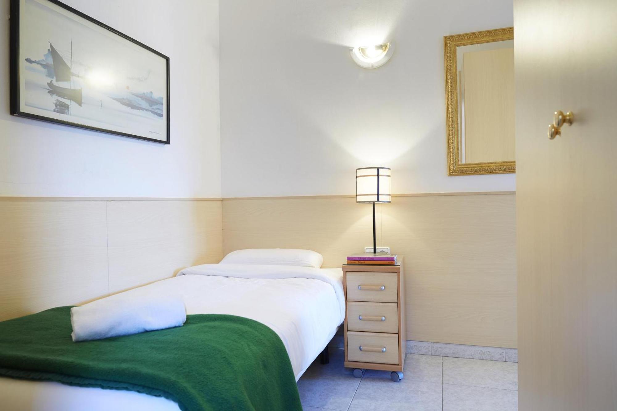 Apartamentos Calvet Barselona Dış mekan fotoğraf