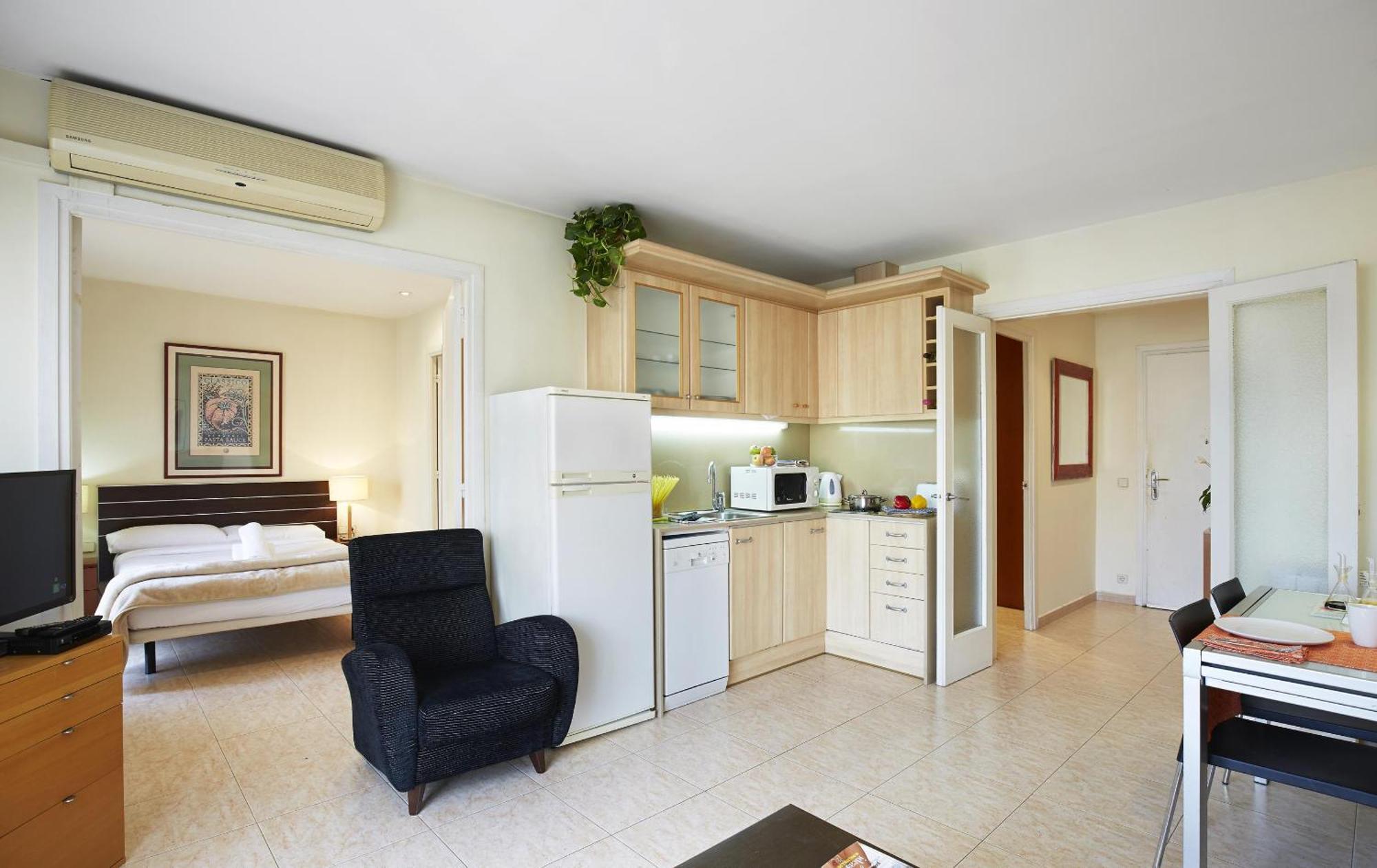 Apartamentos Calvet Barselona Dış mekan fotoğraf