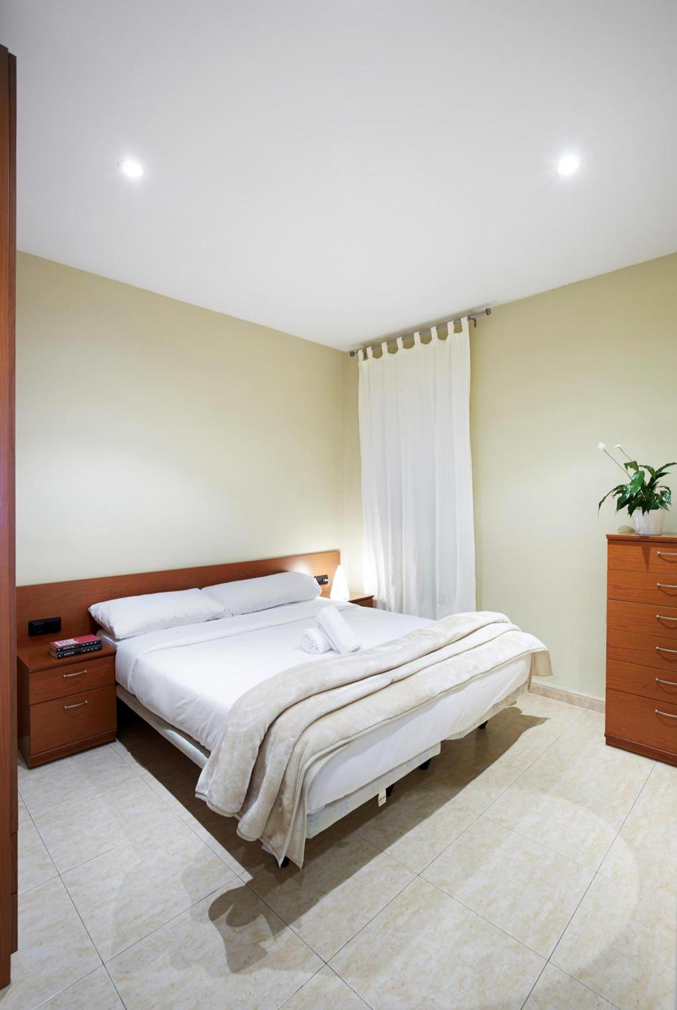 Apartamentos Calvet Barselona Dış mekan fotoğraf